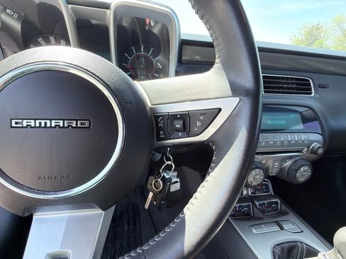 Used 2010 Chevrolet Camaro LT RWD image 3