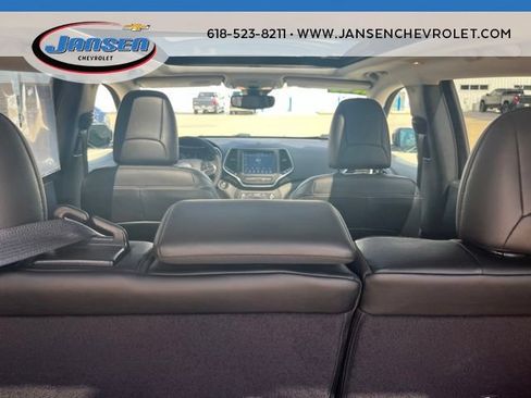 Used 2022 Jeep Cherokee Latitude Lux w/ Sun & Sound Group AWD/4WD image 10