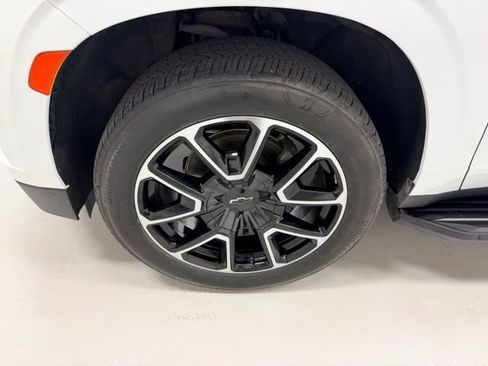 Certified 2022 Chevrolet Tahoe RST w/ Luxury Package AWD/4WD image 18