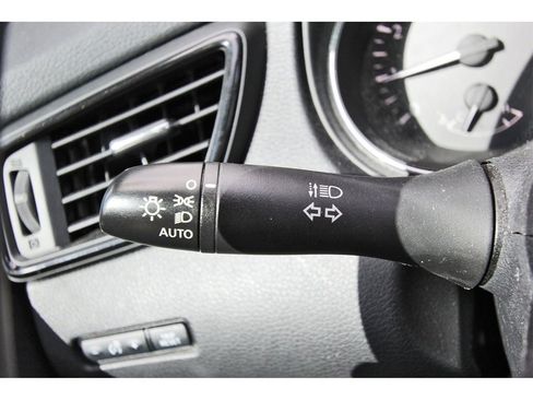 Used 2020 Nissan Rogue S image 13