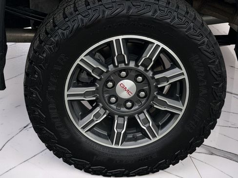 Used 2025 GMC Sierra 1500 AT4 AWD/4WD image 5