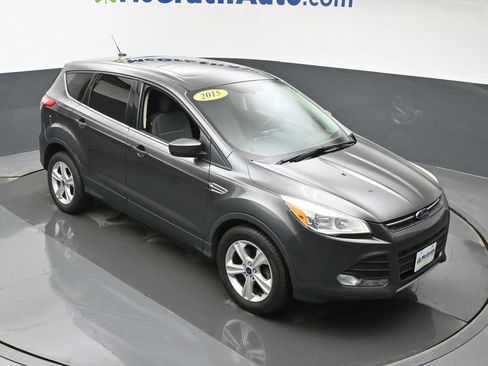 Used 2015 Ford Escape SE image 3
