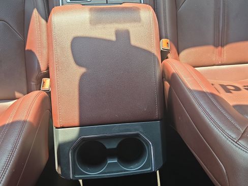 Used 2024 Ford Expedition Limited image 15