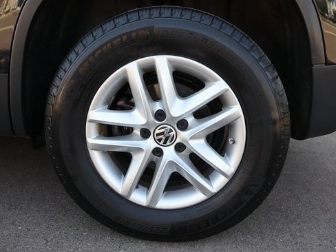 Used 2011 Volkswagen Tiguan S AWD/4WD image 39