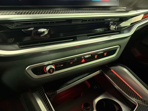 Used 2024 BMW X6 M60i AWD/4WD image 43