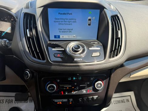 Used 2018 Ford Escape Titanium FWD image 27