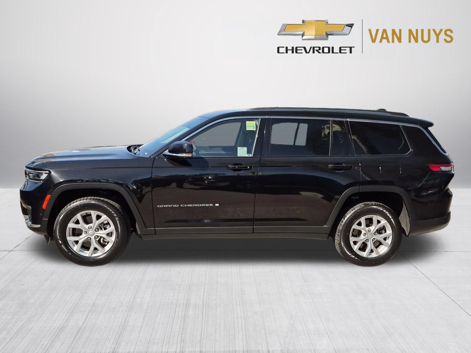 Used 2023 Jeep Grand Cherokee L Limited w/ Luxury Tech Group II RWD image 8