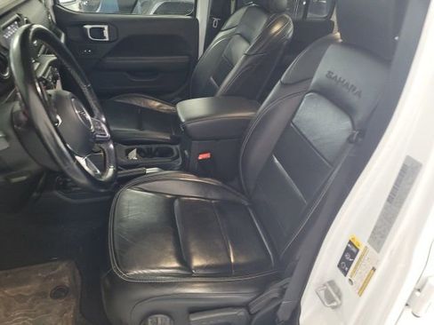 Used 2020 Jeep Wrangler Unlimited Sahara image 10