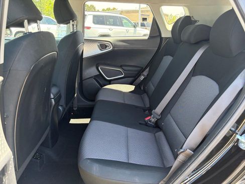 Used 2024 Kia Soul LX FWD image 23