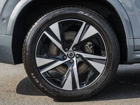 Used 2022 Volvo XC90 T8 R-Design w/ Advanced Package image 18