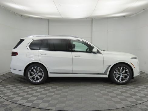 Used 2026 BMW X7 xDrive40i AWD/4WD image 5