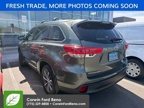 Used 2017 Toyota Highlander XLE AWD/4WD image 5