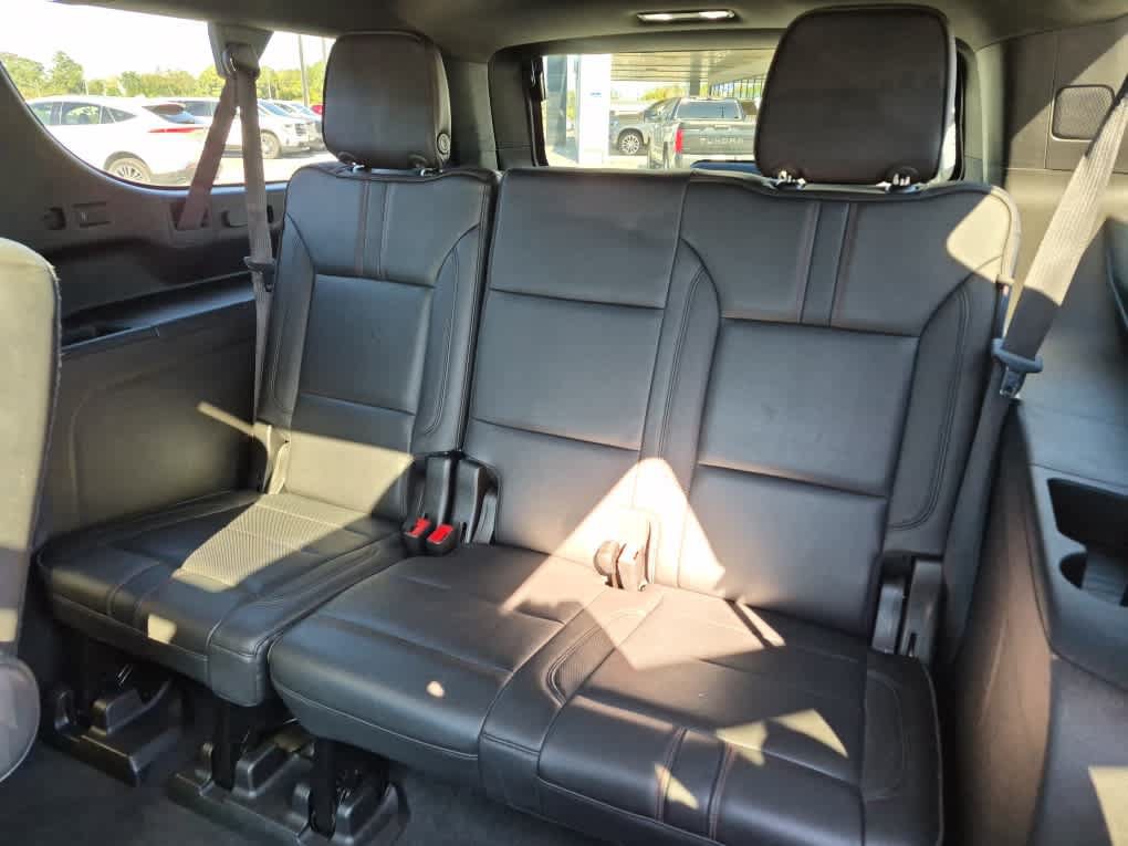 Used 2021 Chevrolet Suburban RST w/ Luxury Package AWD/4WD image 10