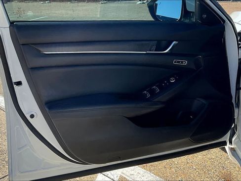Used 2018 Honda Accord EX-L image 27