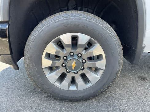 New 2026 Chevrolet Silverado 2500 Custom w/ Custom Convenience Package AWD/4WD image 6