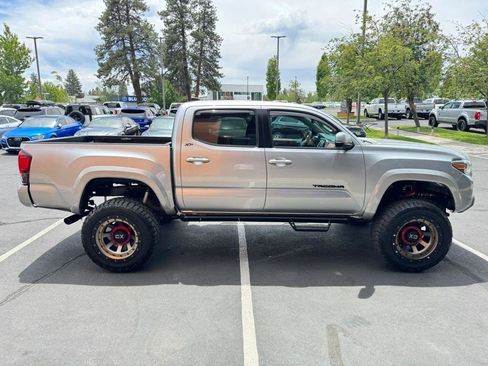 Used 2023 Toyota Tacoma SR5 w/ Technology Package AWD/4WD image 6