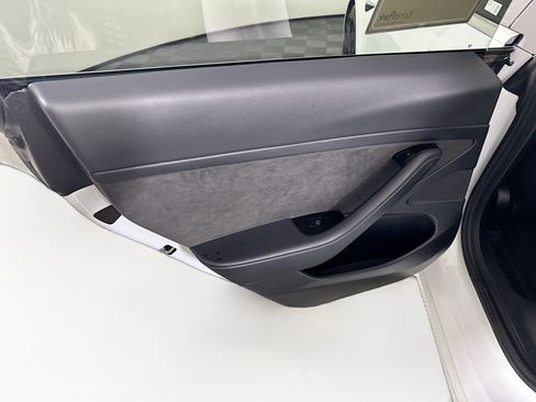 Used 2020 Tesla Model 3 Standard Range RWD image 26