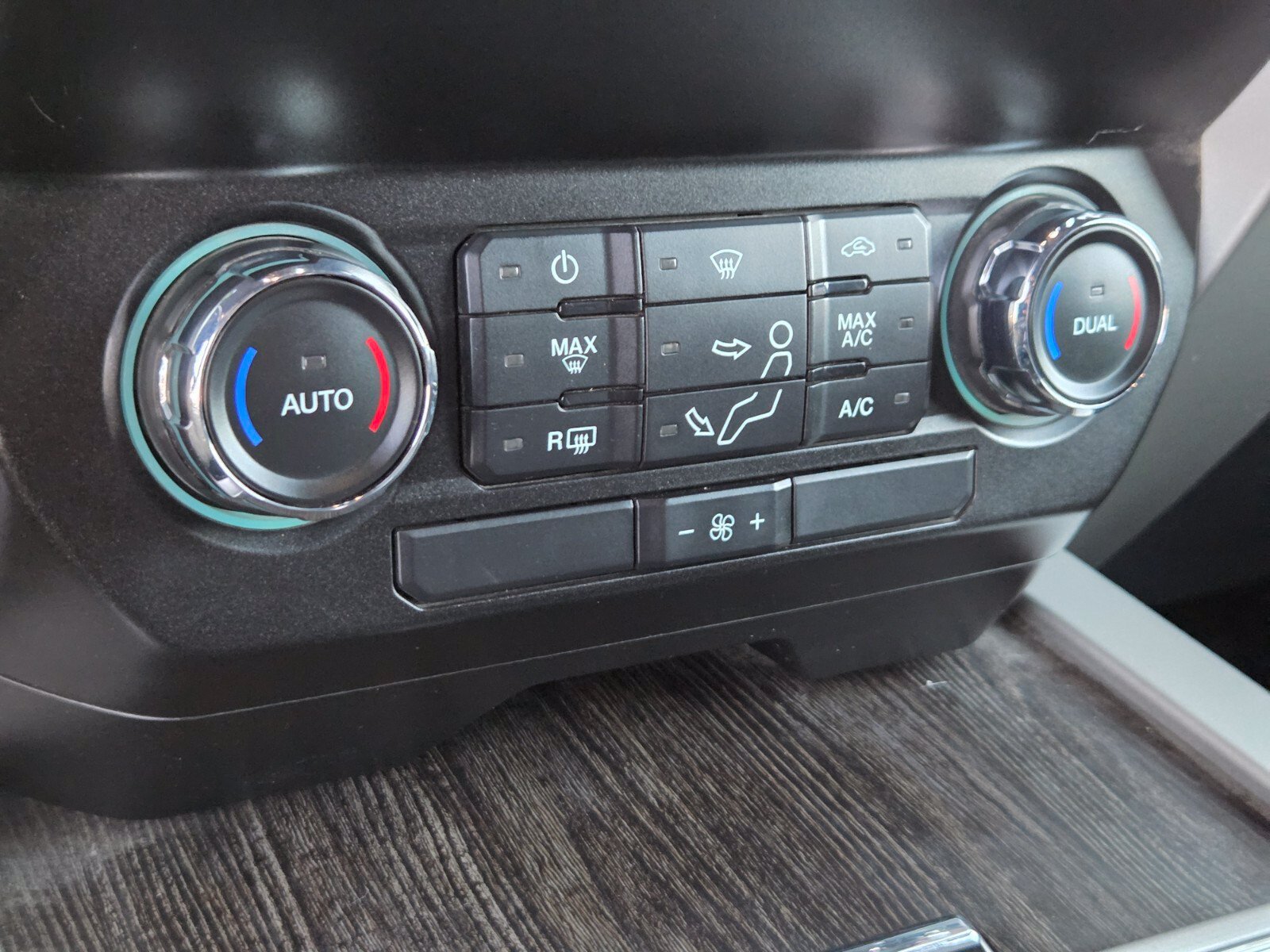Certified 2021 Ford F250 Lariat AWD/4WD image 23