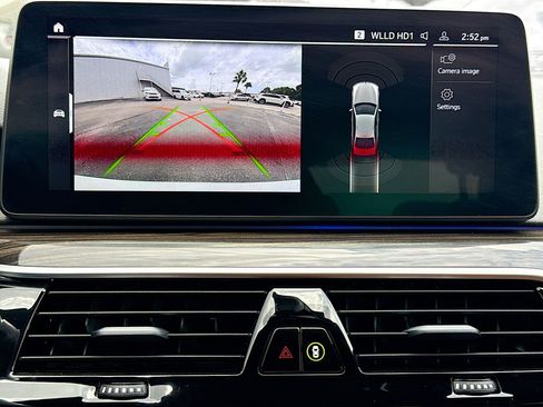 Used 2022 BMW 530i w/ Convenience Package RWD image 34