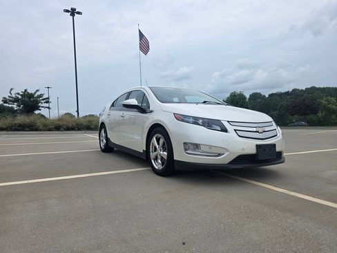 Used 2014 Chevrolet Volt Premium w/ Premium Trim Package FWD image 4