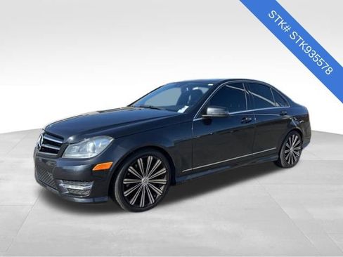 Used 2014 Mercedes-Benz C 300 4MATIC Sedan image 3