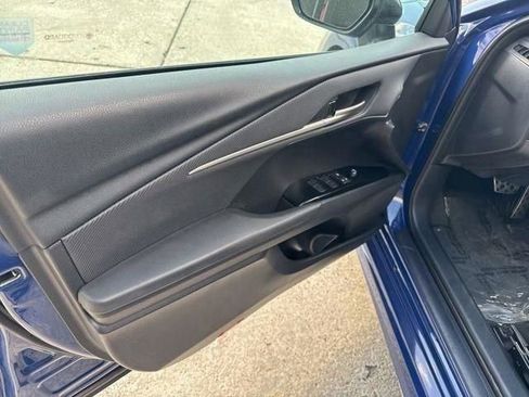 Used 2025 Toyota Camry SE w/ Convenience Package image 28