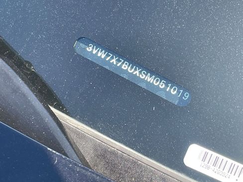 Used 2025 Volkswagen Jetta SE image 30