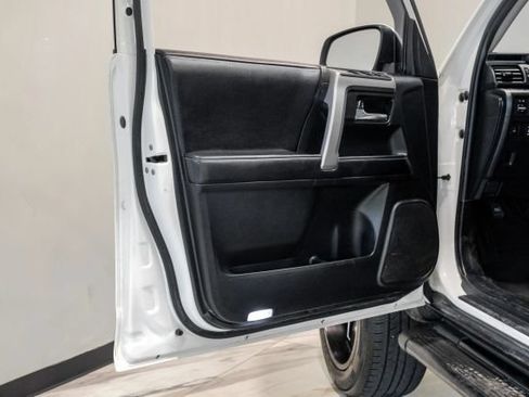 Used 2017 Toyota 4Runner SR5 RWD image 55