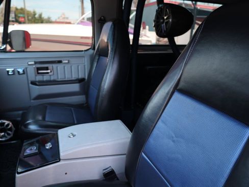 Used 1988 GMC Jimmy 4WD image 11