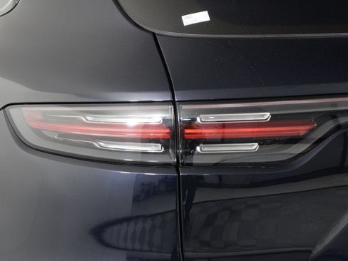 Certified 2023 Porsche Cayenne S AWD/4WD image 21