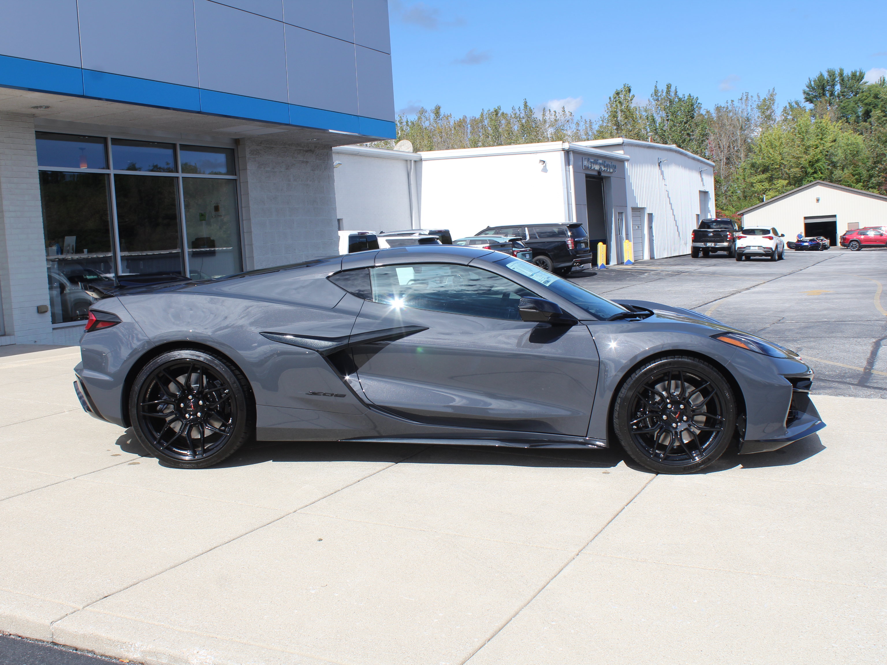 New 2027 Chevrolet Corvette Z06 w/ Stealth Interior Trim Package RWD image 5