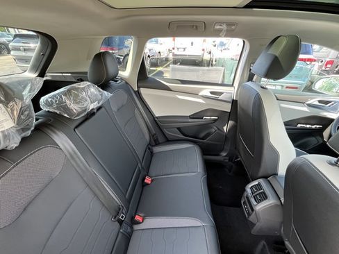 New 2026 Volkswagen Taos SE AWD/4WD image 12