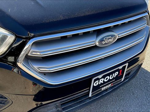 Used 2017 Ford Escape Titanium image 28