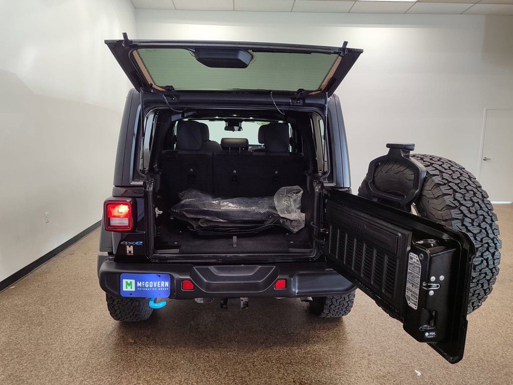 Used 2024 Jeep Wrangler Unlimited AWD/4WD image 5