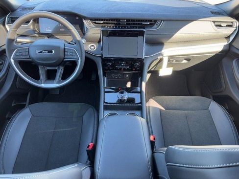 New 2025 Jeep Grand Cherokee Altitude w/ MOPAR Finishing Package image 6