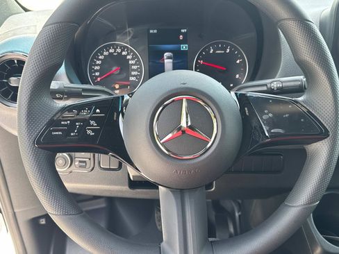 Used 2025 Mercedes-Benz Sprinter 2500 image 27