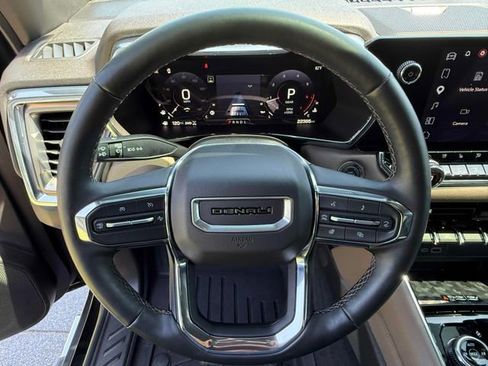 Used 2024 GMC Canyon Denali AWD/4WD image 13