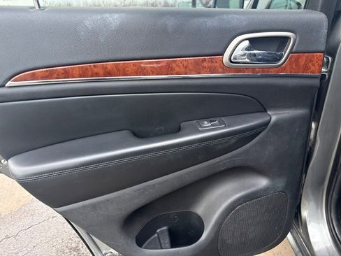 Used 2012 Jeep Grand Cherokee Limited image 28