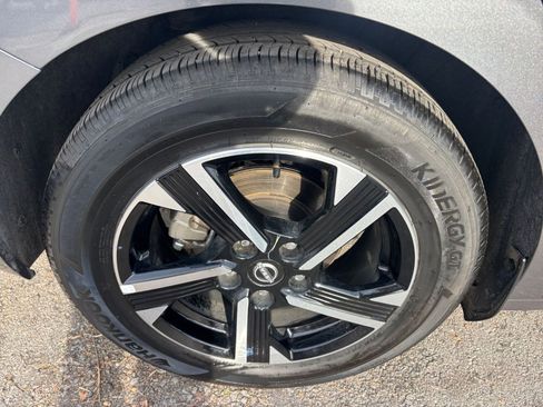 Used 2025 Nissan Sentra SV image 35