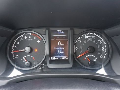 Used 2023 Toyota Tacoma SR image 5