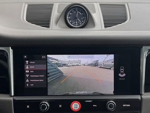 Certified 2023 Porsche Macan AWD/4WD image 28