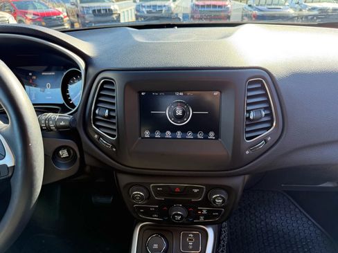 Used 2018 Jeep Compass Latitude w/ Popular Equipment Group image 17