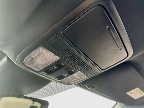 Used 2025 Honda Odyssey Sport-L image 36