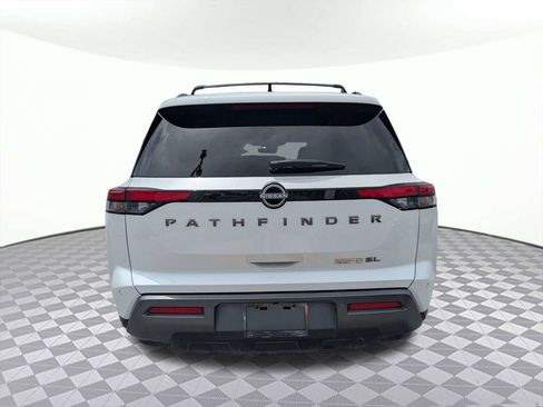 Used 2026 Nissan Pathfinder SL FWD image 4