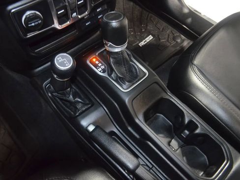 Used 2021 Jeep Gladiator Sport image 28