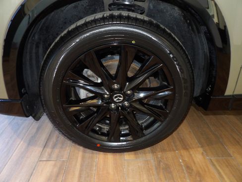 Certified 2024 MAZDA CX-5 Carbon Edition image 10