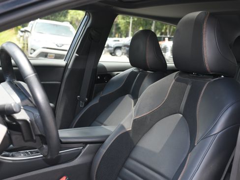 Used 2019 Toyota Avalon Touring w/ Advanced Safety Package FWD image 13