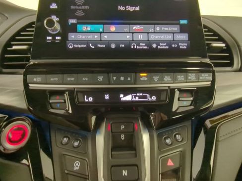 Used 2025 Honda Odyssey Elite image 23
