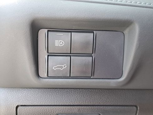 Certified 2021 Toyota Highlander XLE image 31