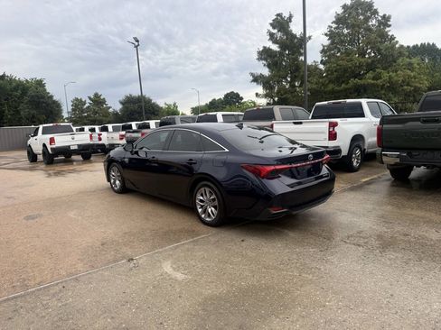 Used 2021 Toyota Avalon XLE FWD image 4